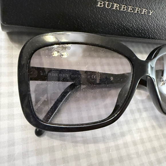 🖤 Burberry BE4173 Sunglasses – Polished Black Plaid/Gradient - PreOwned - Picture 3 of 12